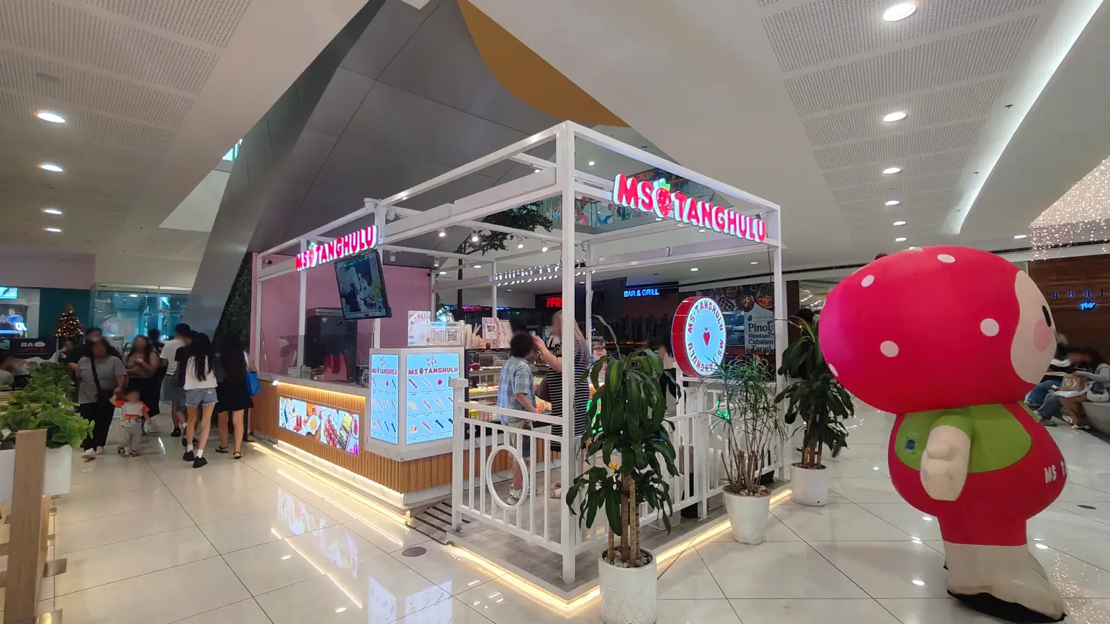 MS TANGHULU in SM Mall of Asia